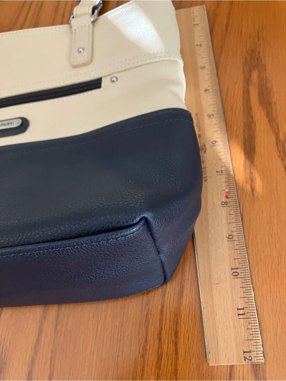 Stone Mountain Accessories Two-Tone Tote in Cream and Navy, leather